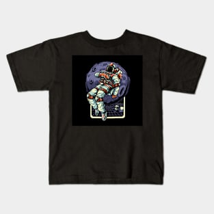 astronout-illustration-character Kids T-Shirt